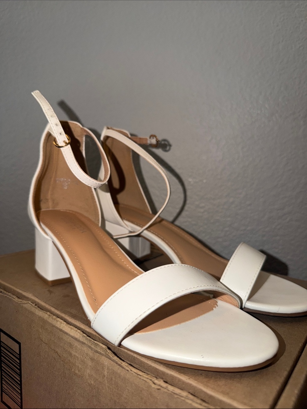 TOP Moda White Ankle-Strap Block Heel Sandals
